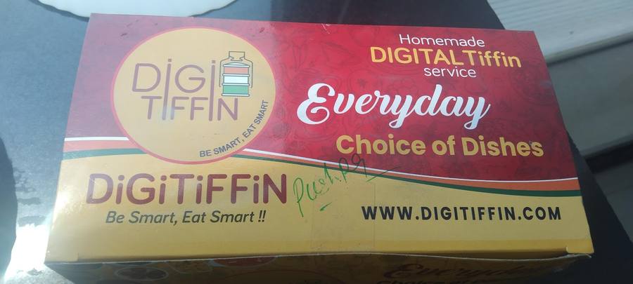 Digitiffin branded delivery box reading Be Smart, Eat Smart